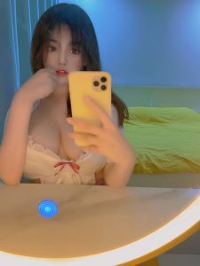 多汁大白兔-兰花雅阁