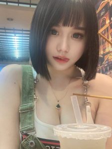 短发性感美女-兰花雅阁