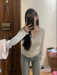 清纯邻家女孩-兰花雅阁