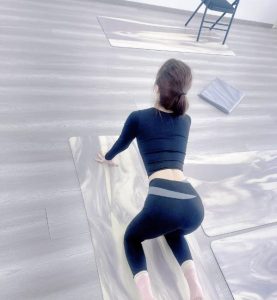 身材很好的瑜伽老师-兰花雅阁