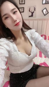 望京大胸服务系年轻妹子-兰花雅阁